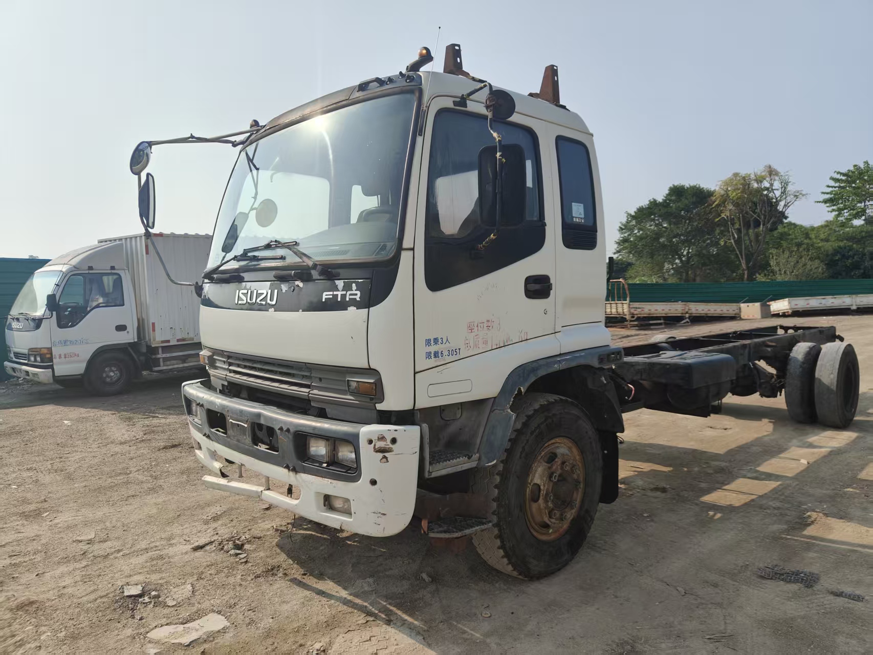 No.21 For ISUZU FTR Tractor Truck White Used Truck  Manual Transmission Good Condition Used Tractor