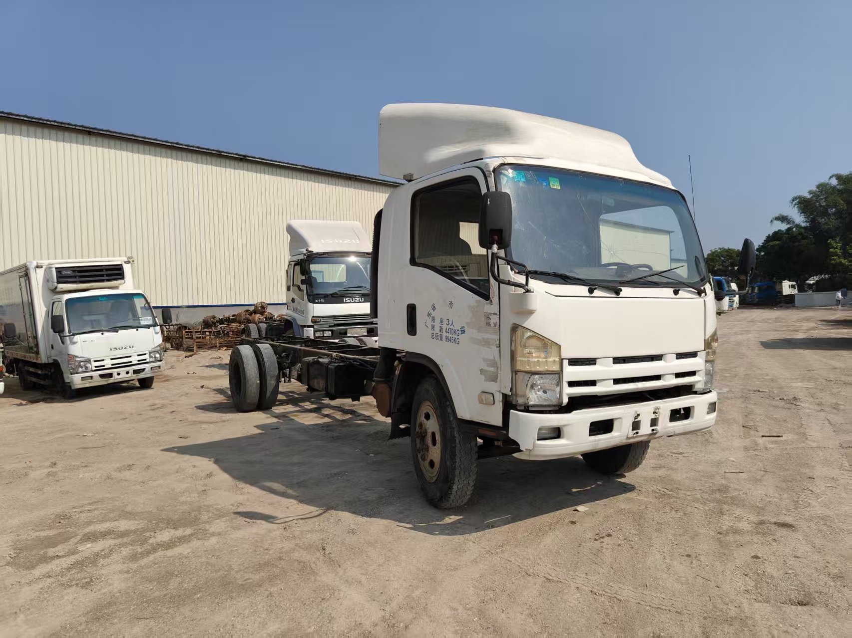 Used White ISUZU 700P 4x2 Manual Cargo Truck Diesel Light Duty Cargo Truck - COPY