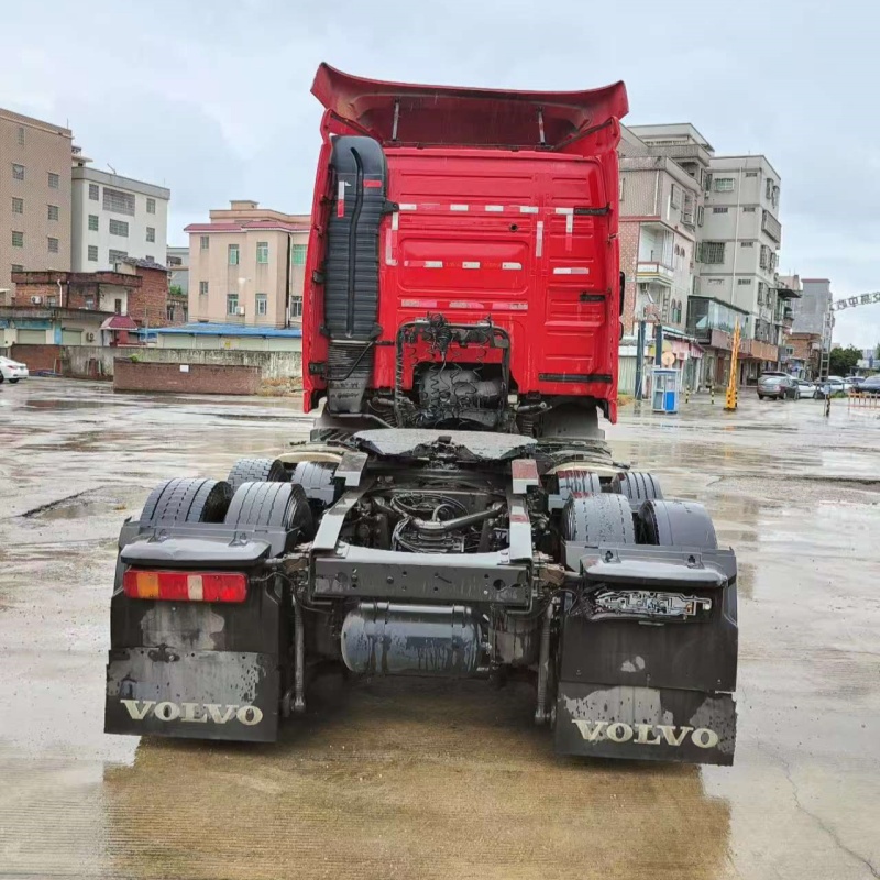 Second Hand Tractor Truck FM440 6x2 Red for VOLVO High Performance Truck Head at Low Price