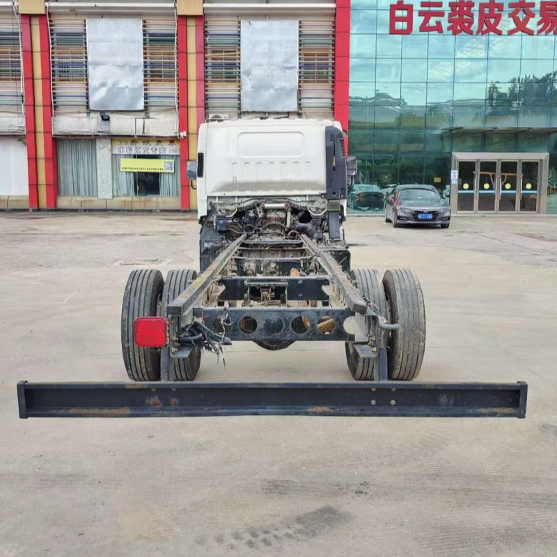 Second Hand ISUZU Cargo Truck 4x2 700P Best Truck ISUZU Diesel Van Truck