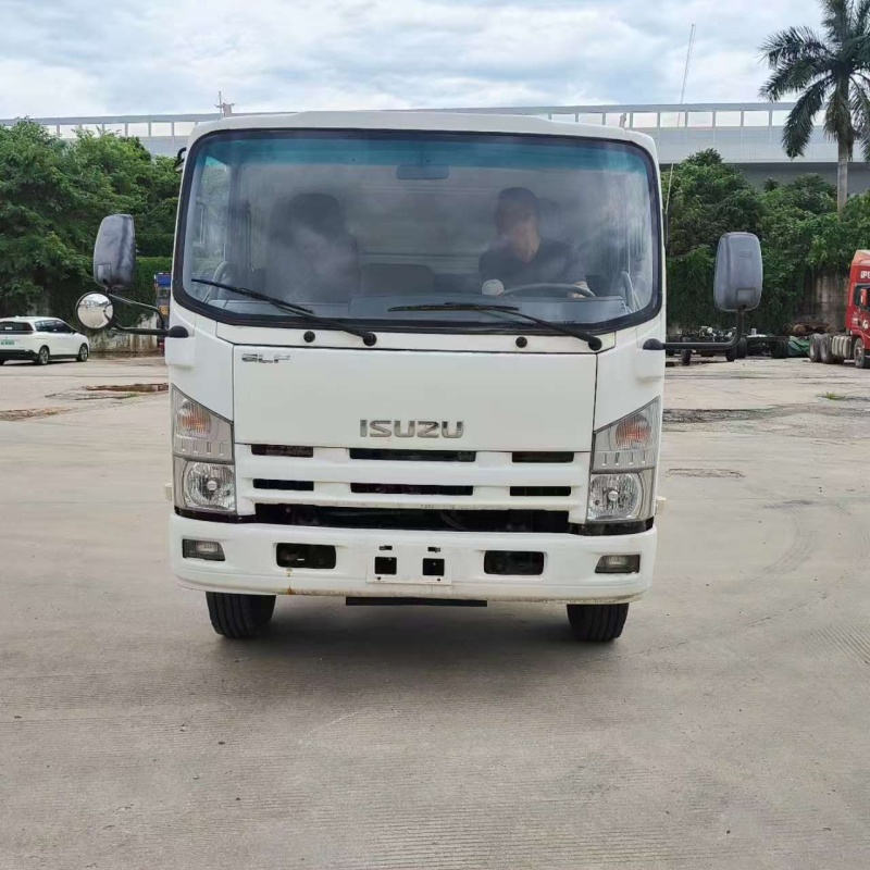 Second Hand ISUZU Cargo Truck 4x2 700P Best Truck ISUZU Diesel Van Truck