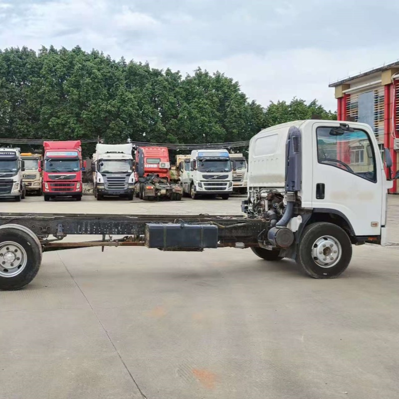 Second Hand ISUZU Cargo Truck 4x2 700P Best Truck ISUZU Diesel Van Truck