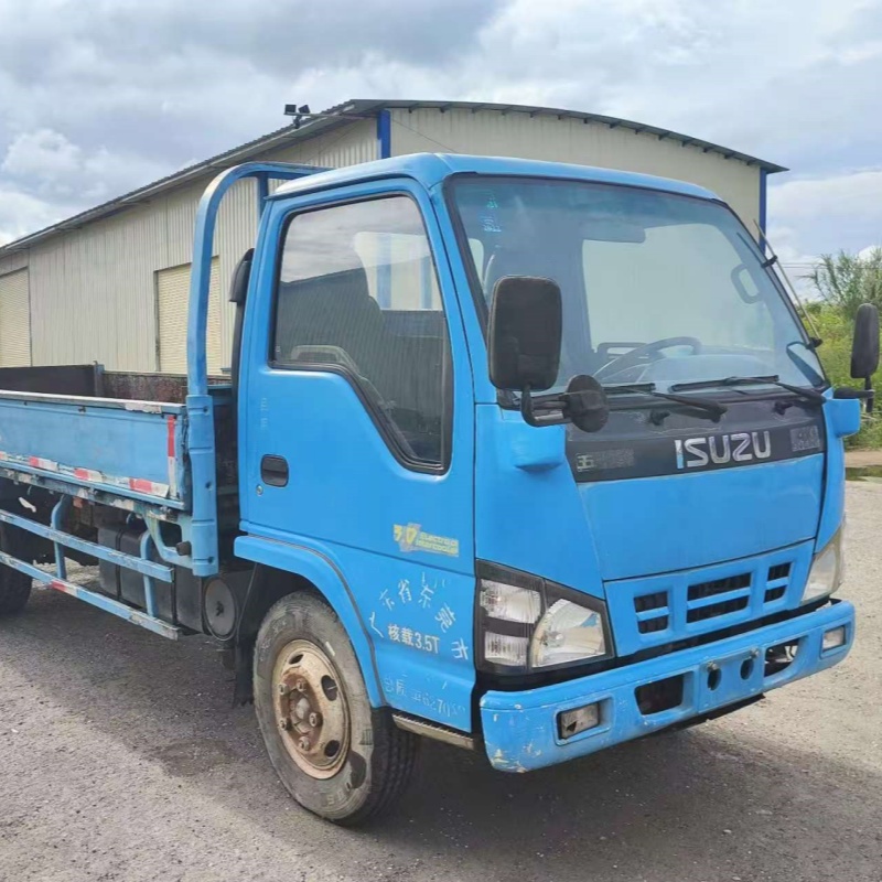 Used Cargo Truck for Blue ISUZU 4x2 700P Good Condition for ISUZU Diesel Light Truck