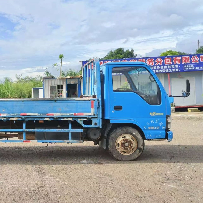 Used Cargo Truck for Blue ISUZU 4x2 700P Good Condition for ISUZU Diesel Light Truck