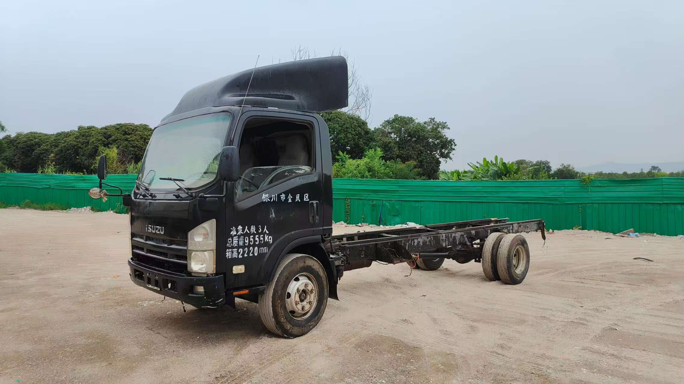 Used White ISUZU 700P 4x2 Manual Cargo Truck Diesel Light Duty Cargo Truck - COPY