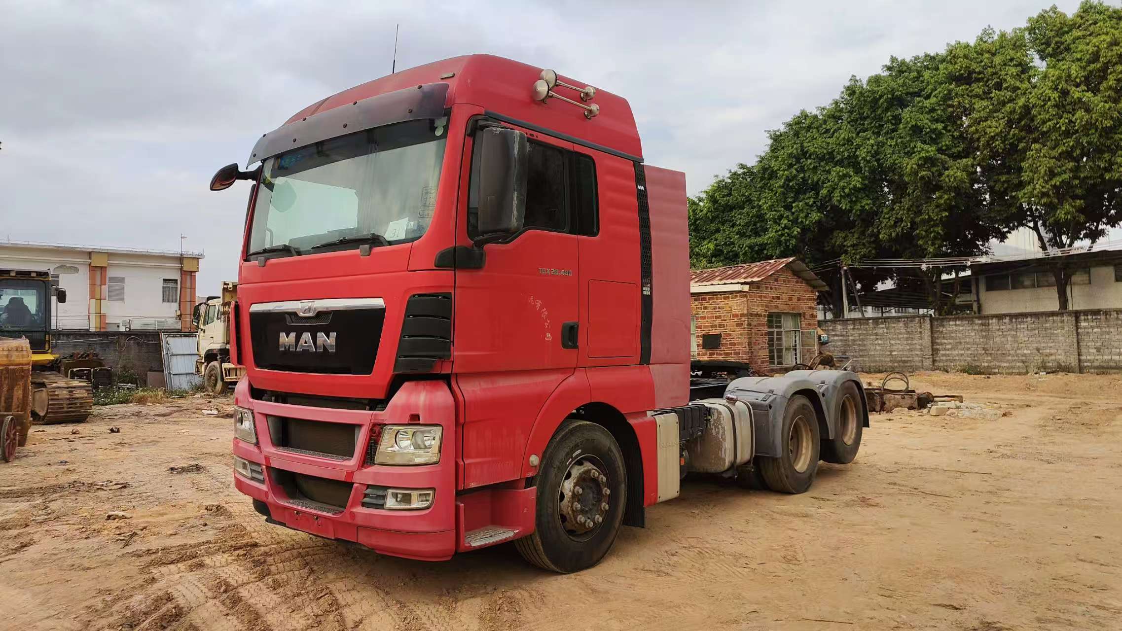 No.31 Used MAN TGX 28.480 2015 Red 6x2  Used tractor Second Hand  Heavy Cargo Tow Truck