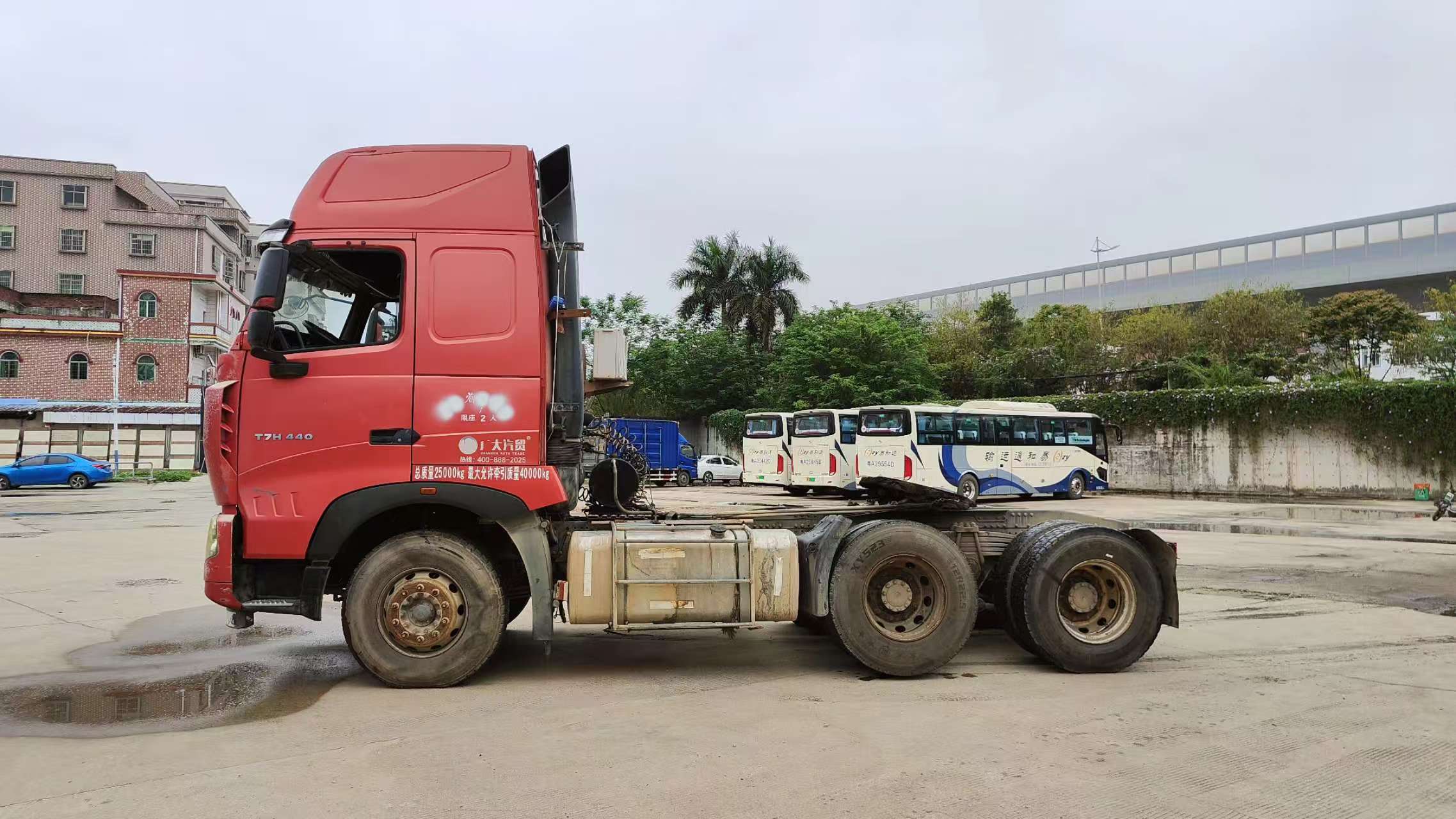 No.32 Used Tractor Truck for HOWO 2018 Red 6x4 Good Condition Heavy Duty Truck