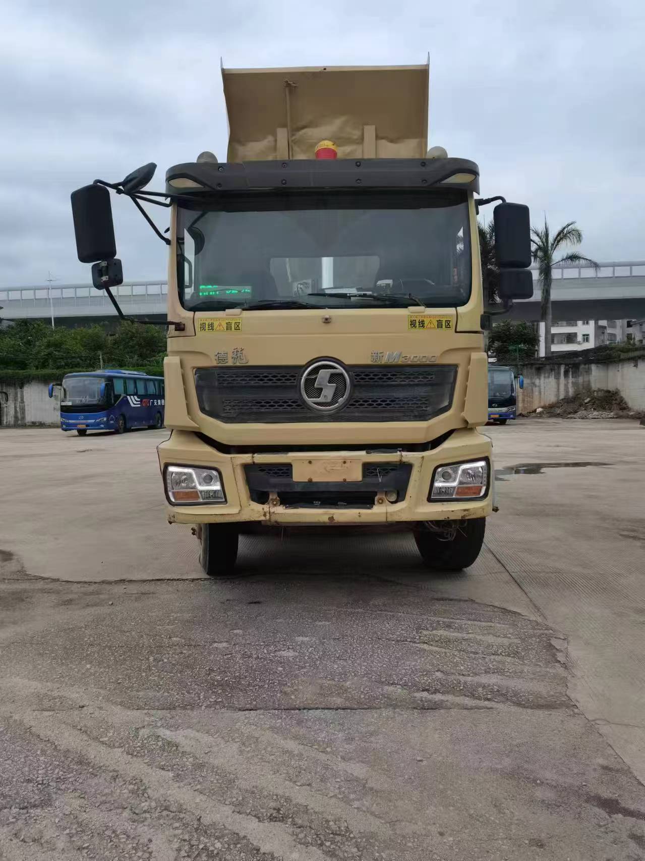 No.44 Used Dump Truck 8x4 2019 Manual Transmission Heavy Duty Reinforced Chassis Construction