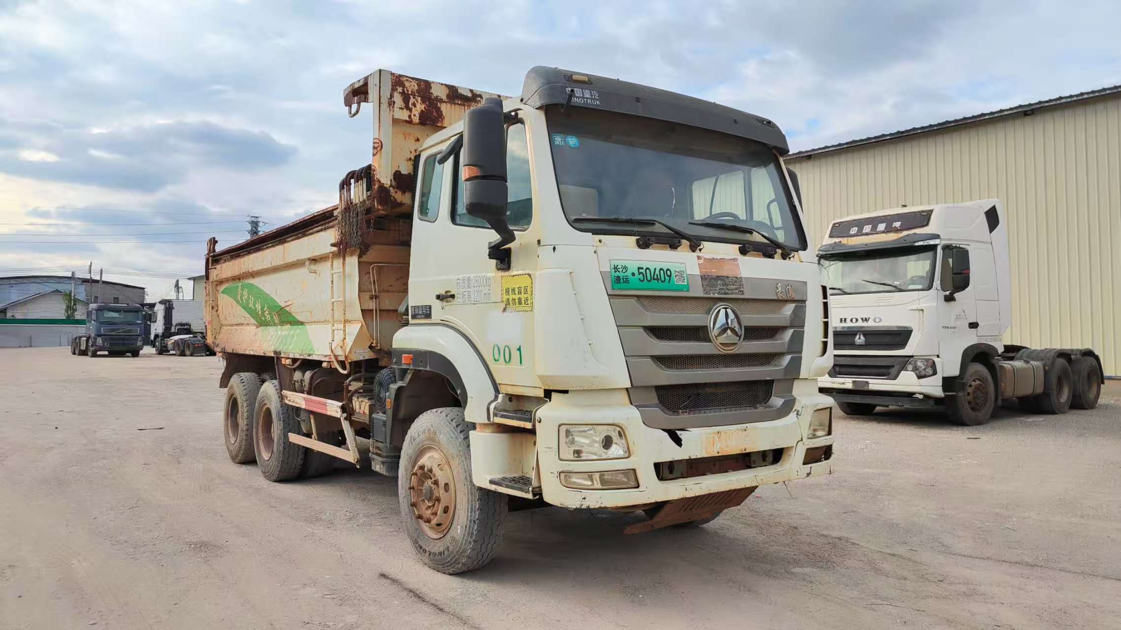 No.39 Used Dump truck Chinese Brand Dumper Truck 6x4 Good Condition Heavy Cargo Tow Truck