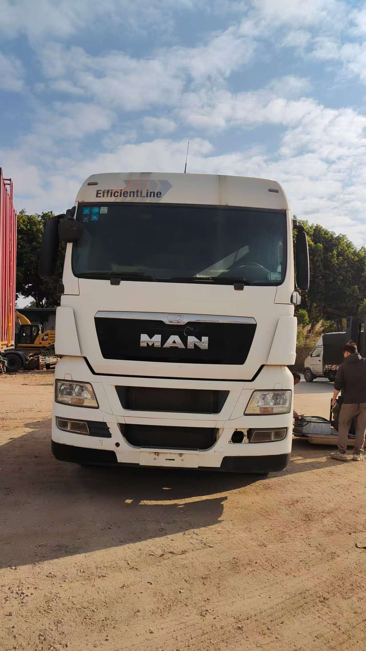 NO.27 Used MAN TGX 28.480 2016 6x2 Tractor Truck Manual Transmission Well Maintained Best Price