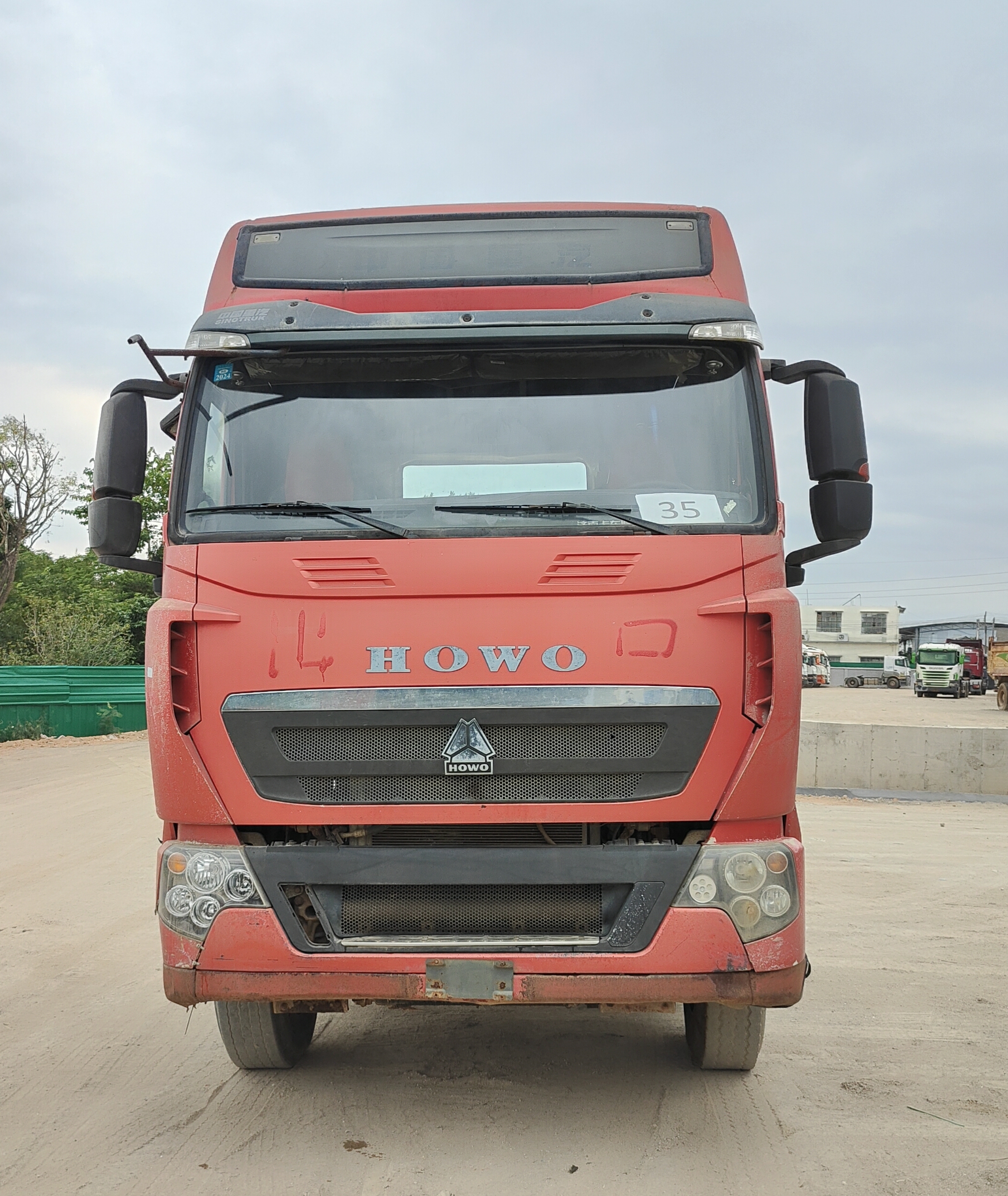 No.35 Used Howo 6x4 Cargo Truck Full Excellent Condition Ready For Immediate Work