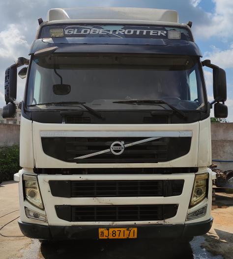 No.55 Second hand VOLVO FM480 6x2 Tractor Trailer High Performance Low Miles Tractor Truck