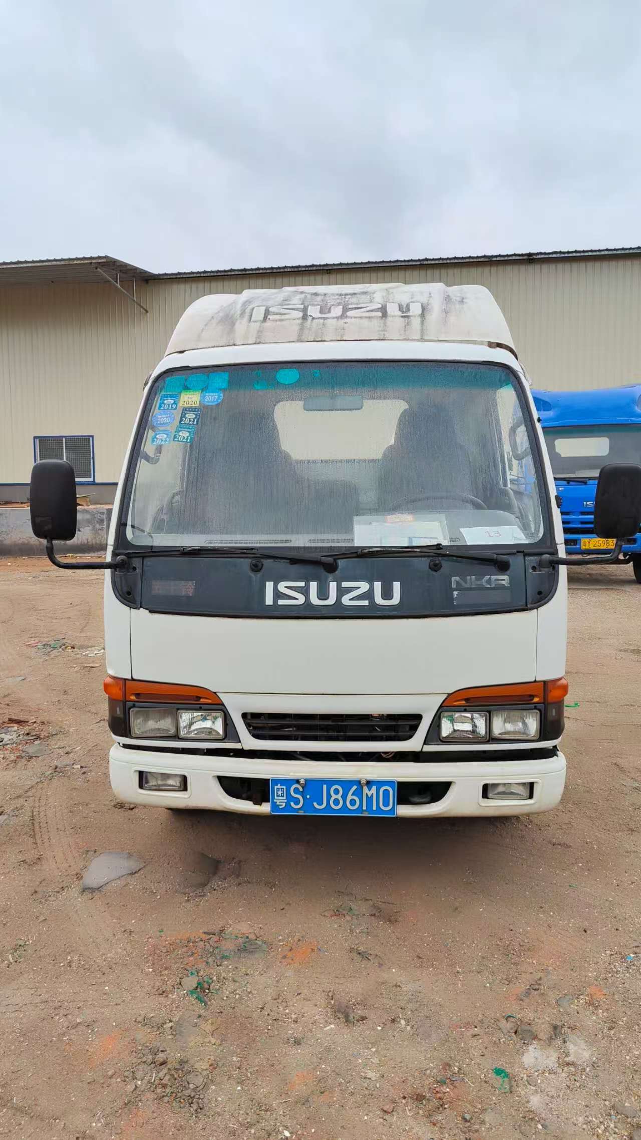 No.13 For ISUZU 100P Tractor Truck Manual Transmission Best Price Used Tractor  For Sale