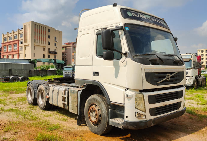 No.55 Second hand VOLVO FM480 6x2 Tractor Trailer High Performance Low Miles Tractor Truck