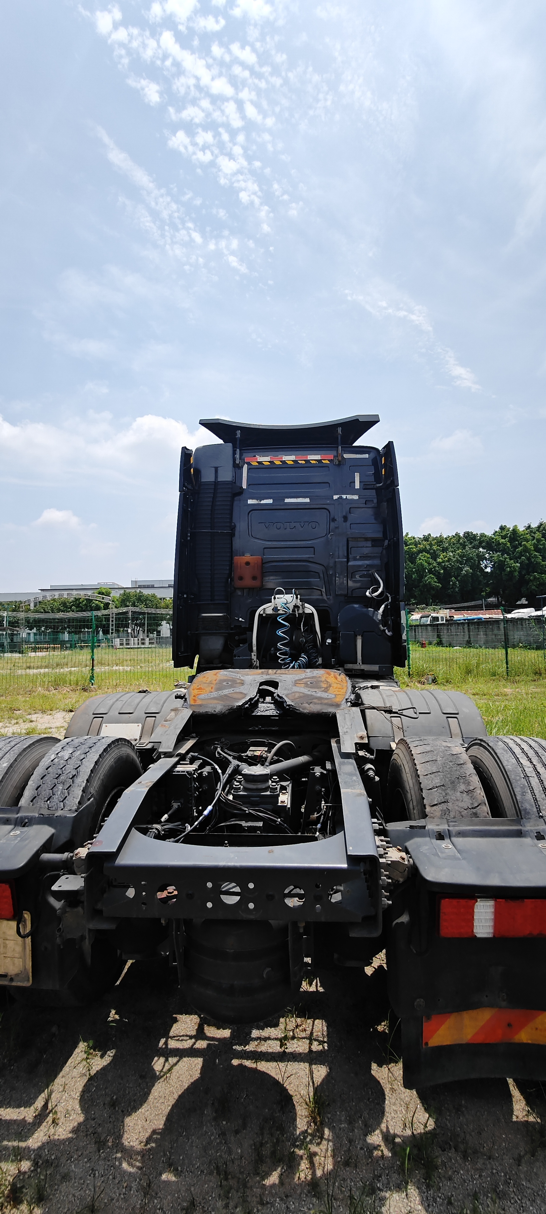 No.25 Second hand  for VOLVO  FH460 6x2 Manual transmission  Lowest Price   Adequate stock available