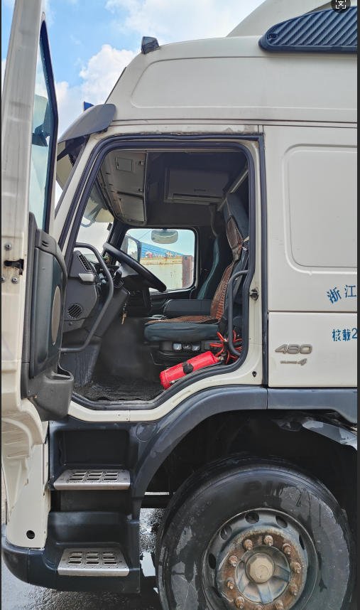 No.55 Second hand VOLVO FM480 6x2 Tractor Trailer High Performance Low Miles Tractor Truck