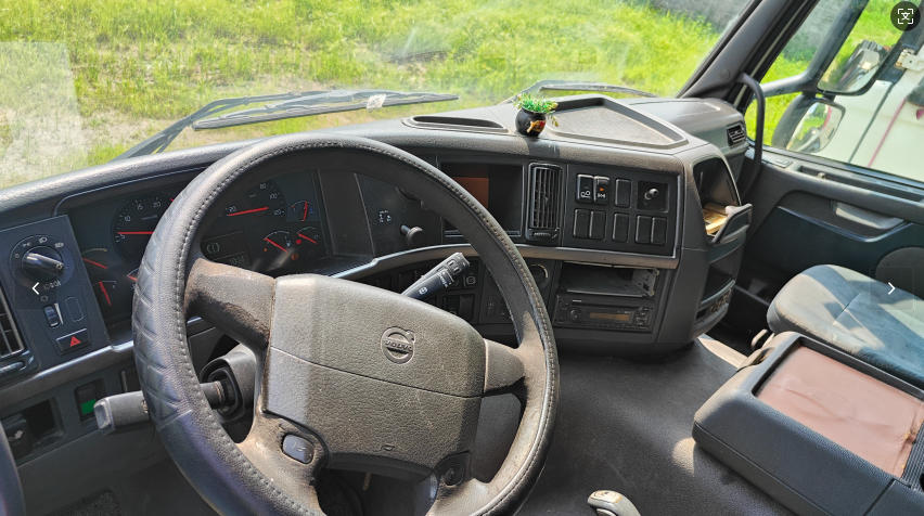 No.55 Second hand VOLVO FM480 6x2 Tractor Trailer High Performance Low Miles Tractor Truck