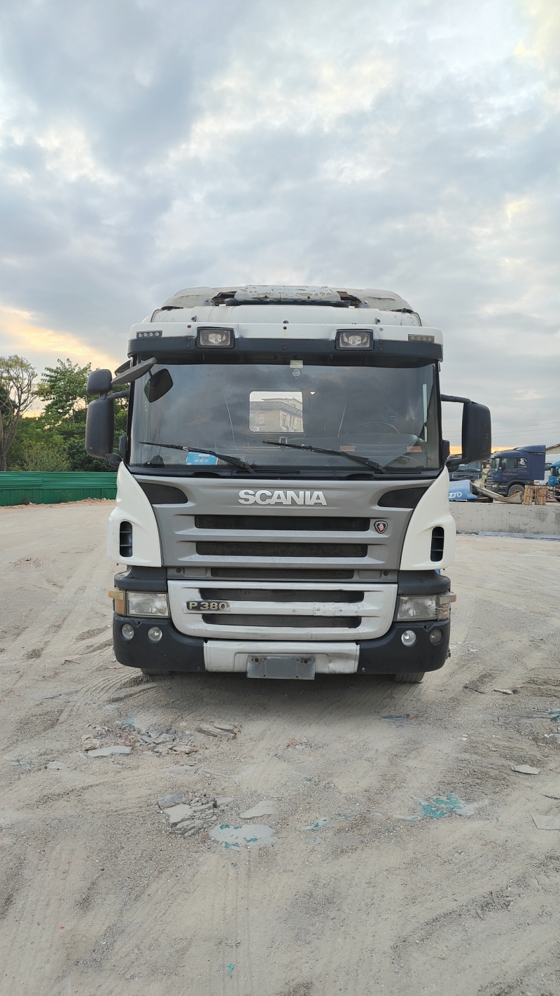 No.53 Second Hand High Quality SCANIAP380 6x2 White Diesel Tractor Truck Used Heavy Cargo Tow Truck