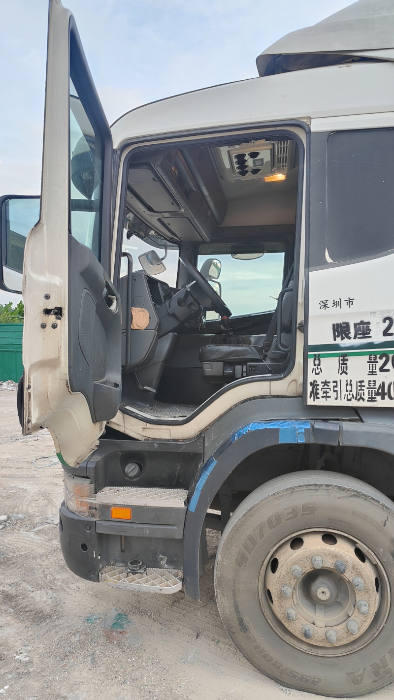 No.53 Second Hand High Quality SCANIAP380 6x2 White Diesel Tractor Truck Used Heavy Cargo Tow Truck