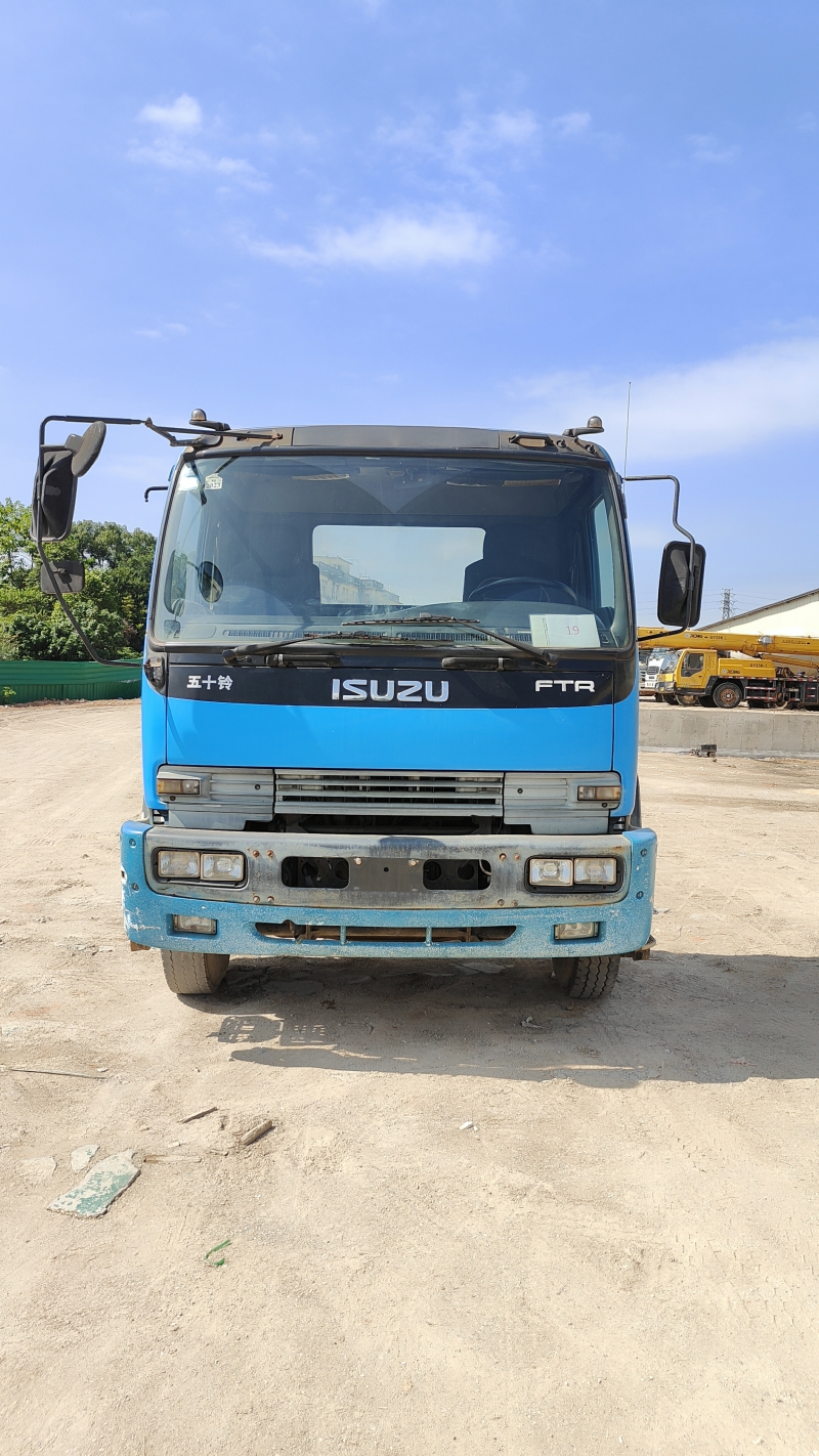 No.1 For ISUZU FTR Tractor Truck Manual Transmission Best Price Heavy Cargo Tow Truck