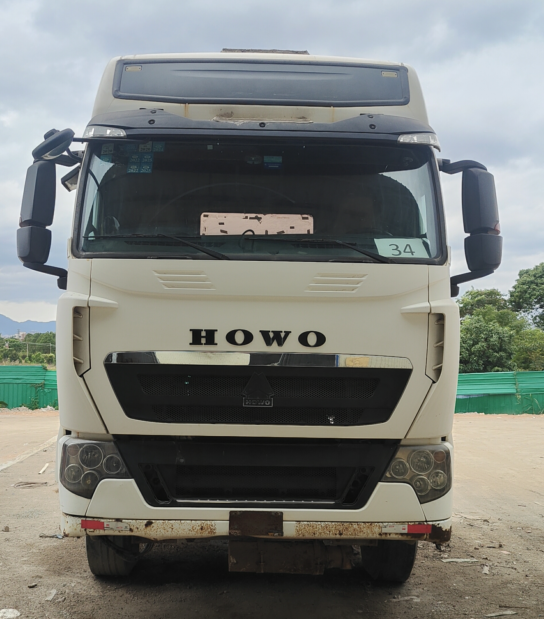 No.34 Used Tractor Truck HOWO 2017 Tractor 6x4  Low Miles Excellent Condition Best Price