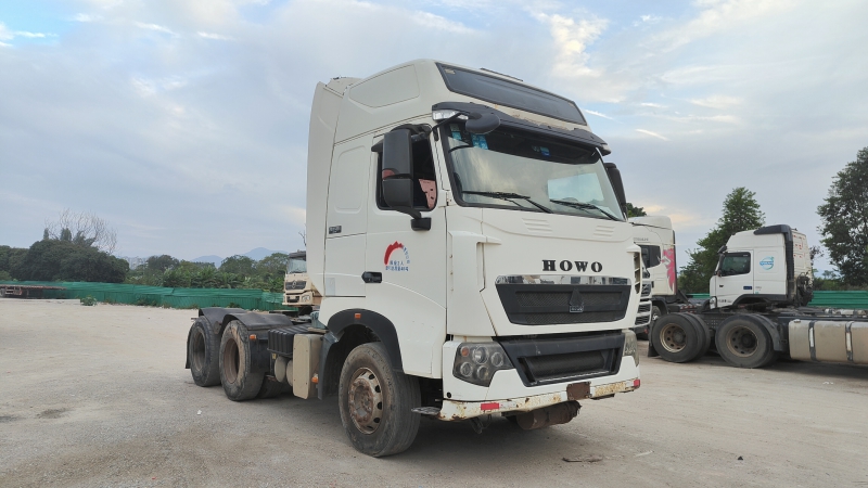 No.34 Used Tractor Truck HOWO 2017 Tractor 6x4 White Good Condition Manual Tow Tractor