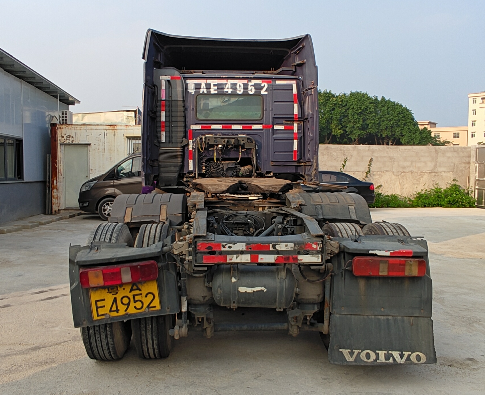 No.23 Second hand VOLVO FM440 6x2 Manual Truck  Blue  Low Fuel Consumption Best Price