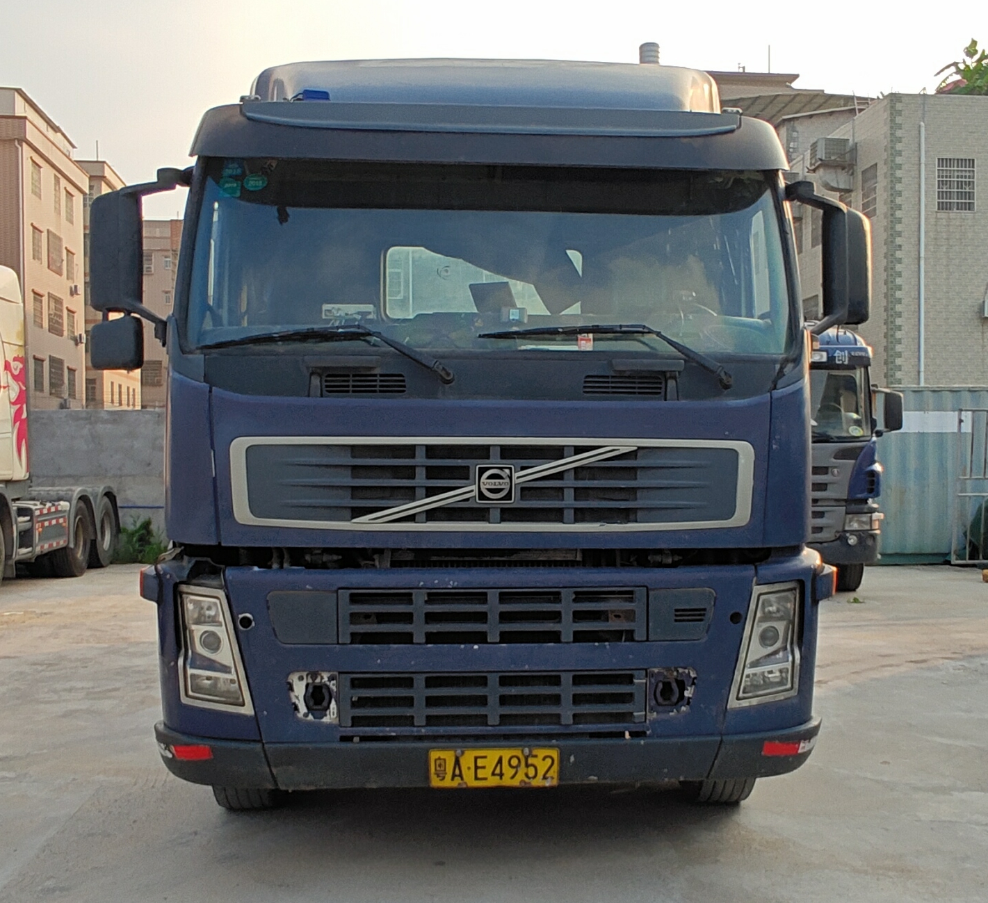 No.23 Second hand VOLVO FM440 6x2 Manual Truck  Blue  Low Fuel Consumption Best Price
