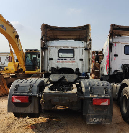 No.46 Best Price SCANIA P380 6x2 White Tractor Truck Used Scania Manual Tow Tractor