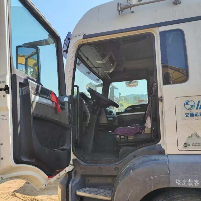 Good Condition MAN TGS 28.440 Tractor Truck 2012 White 6x2 Automatic Tow Truck
